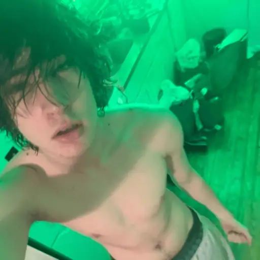 Single cover: makeup