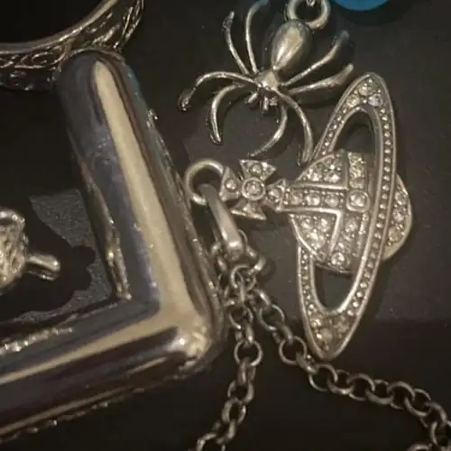 Single cover: viviwood #westwoodhoe