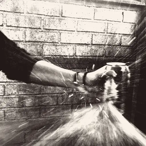 Single cover: Bombshell