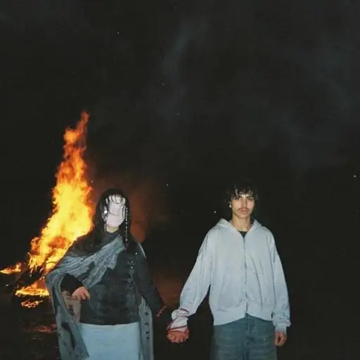 Single cover: serre moi un peu plus fort